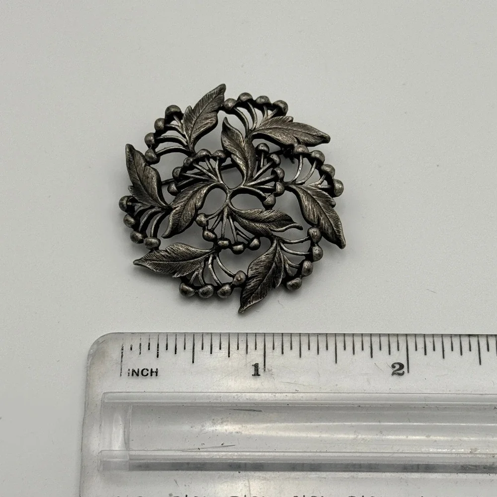 Vintage Botanical Berry Leaf Wreath Brooch Pin Antique Silver Tone Metal